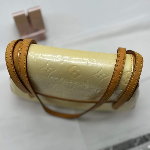 Authentic Vernis LV Bag - Picture 6 of 17